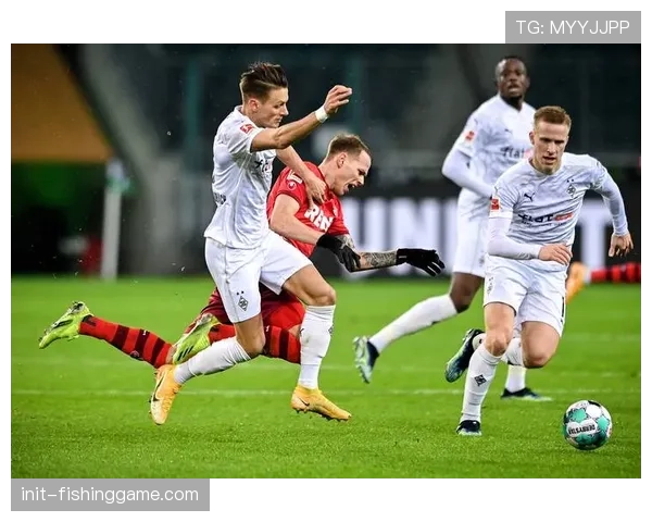 转会传闻：多家英超球队派球探考察门兴格拉德巴赫年轻中卫