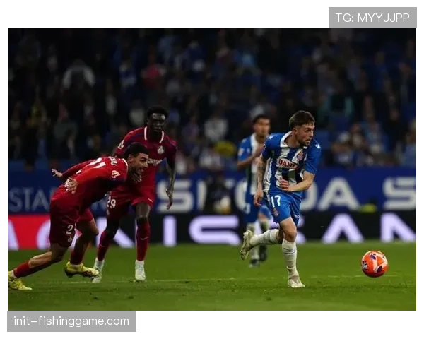 阿拉维斯0-0奥萨苏纳，双方各取一分脱离降级区